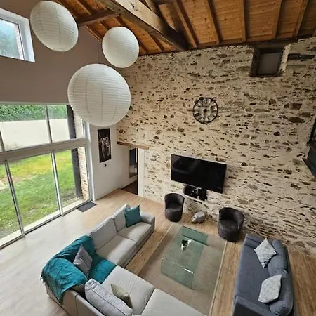 Holiday home Le Petit Loup Grande Maison De Charme En Campagne L'Oie